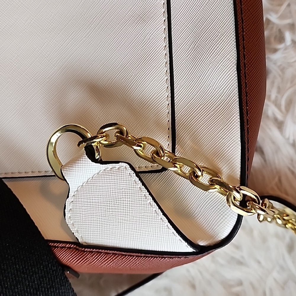 Marc Jacobs White Leather Mini Backpack with Gold Hardware - Picture 7 of 12